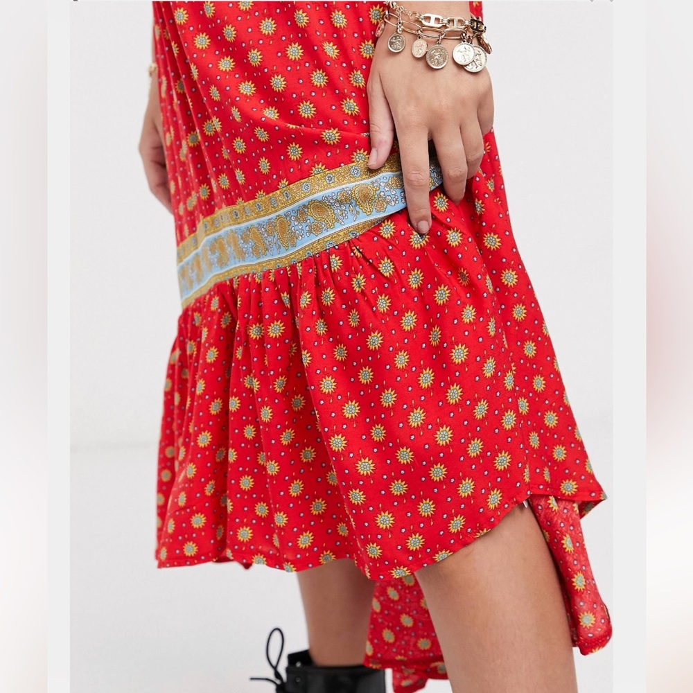 SISTERS OF THE TRIBE Petite Floral Print Ruffle Tie Front Crop Top & Midi Skirt - Picture 6 of 16